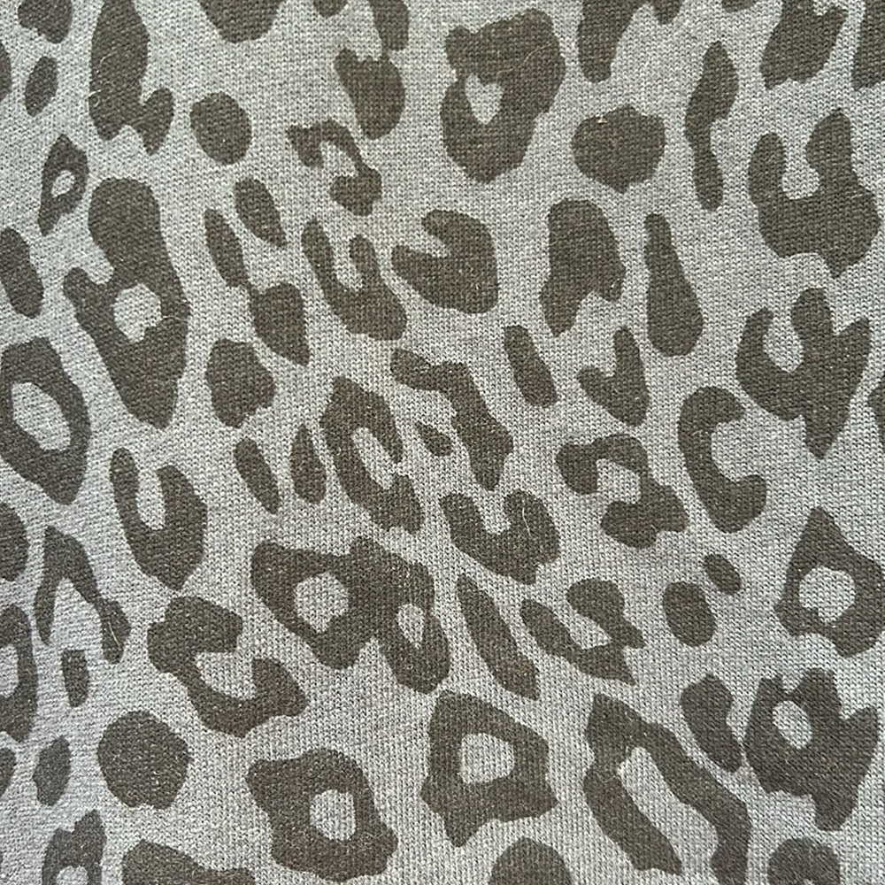 Victoria Sport Animal Print Crew Neck Sweatshirt-Size M  NWOT - Picture 5 of 5
